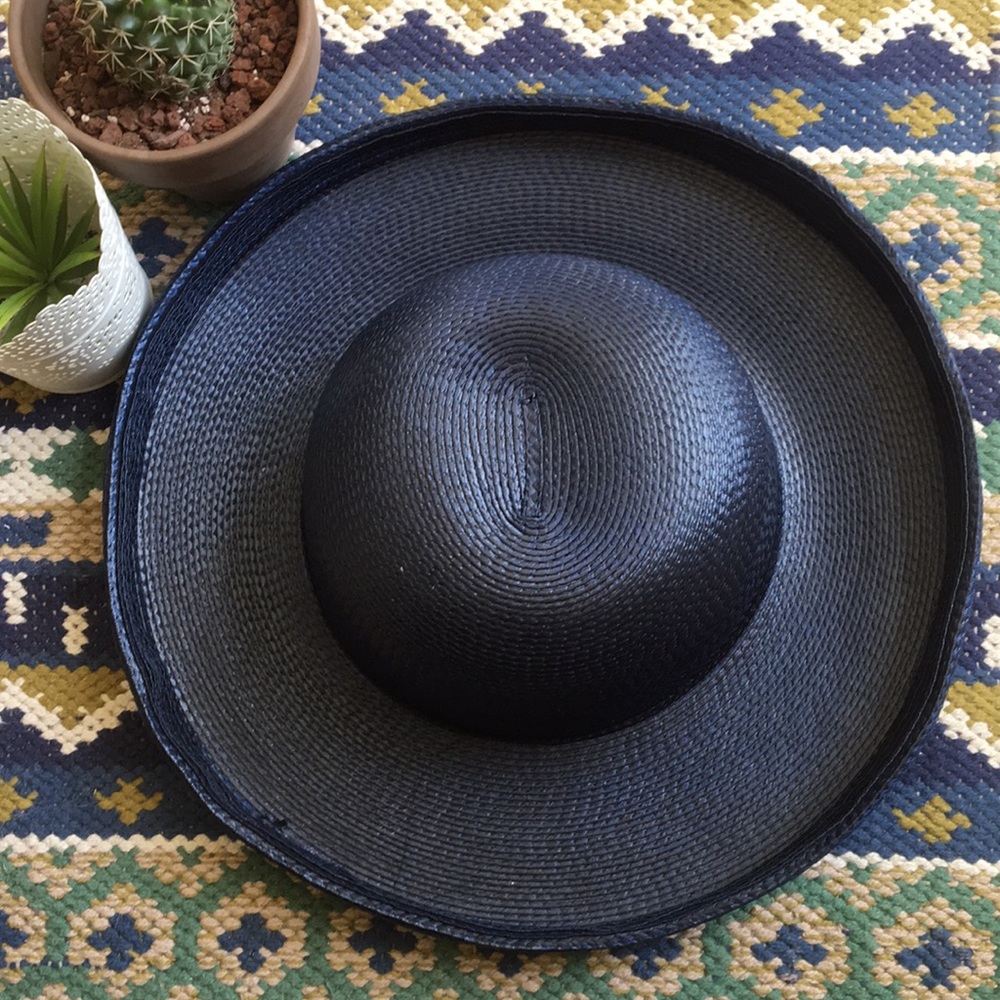 VINTAGE NAVY BLUE STRAW HAT